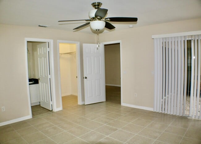 Building Photo - 7435 Albany Rd