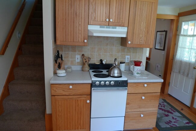 Building Photo - Charming Two-Bedroom Home in a Peaceful Wo...