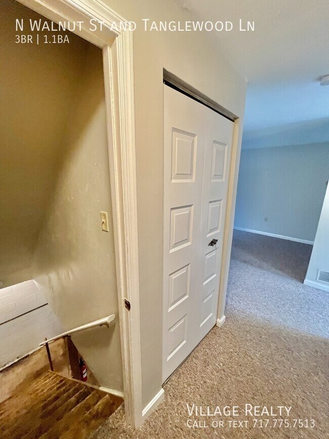 Building Photo - 492 N Walnut St