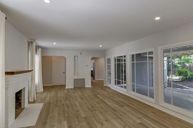 Building Photo - Los Altos 4-Bedroom with Fireplace, EV Hoo...