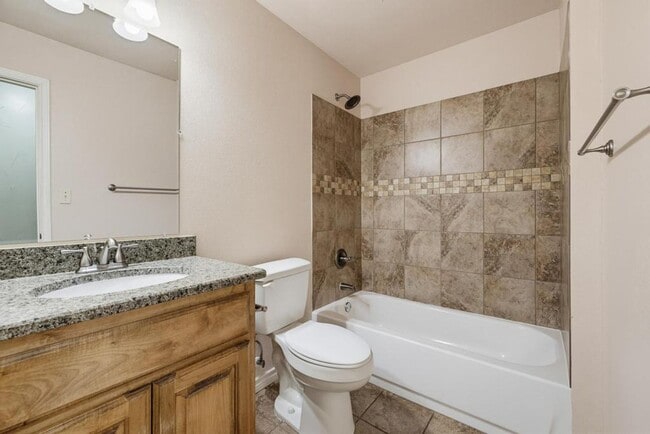 Building Photo - Step into comfort and modern convenience with this charming 3-bedroom, 2-bathroom home in Sherman...