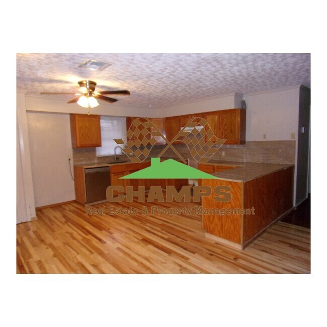 Building Photo - 3 -bedroom House for rent in Opelousas