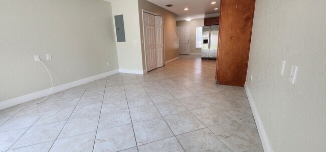 Building Photo - 5151 SE 103rd Ln