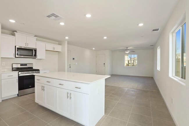 Building Photo - Brand new house ready to be your next home