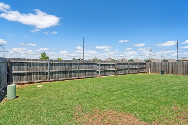 Building Photo - 19217 Bajo Dr