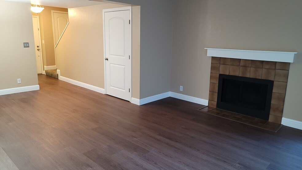 Building Photo - 788 Center Ave