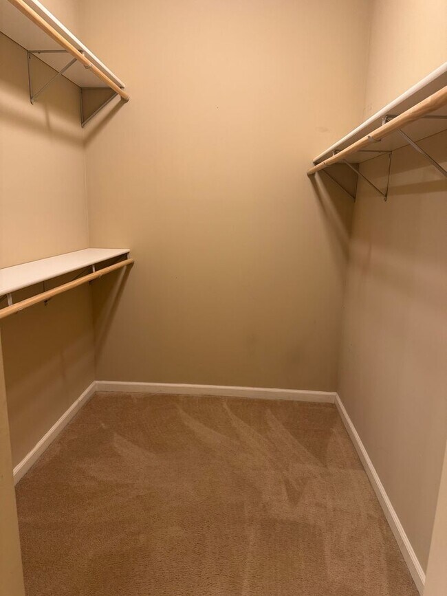 Building Photo - Spencers Crest Condominium