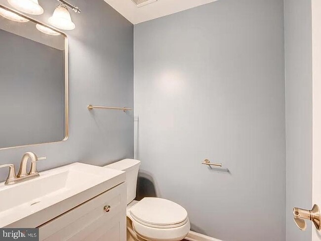 Building Photo - 20824 Shamrock Glen Cir