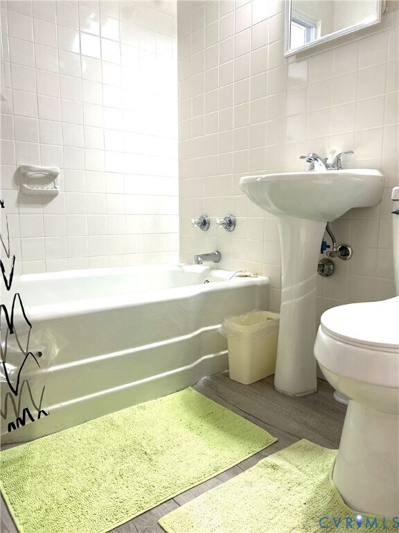 Building Photo - 1042 Peck Rd