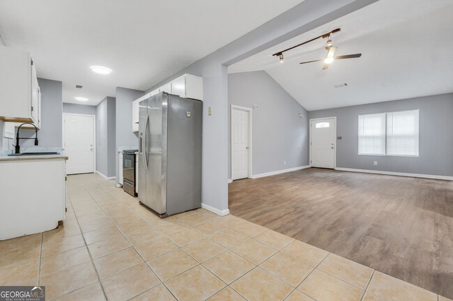 Building Photo - 9202 Fairway Ct