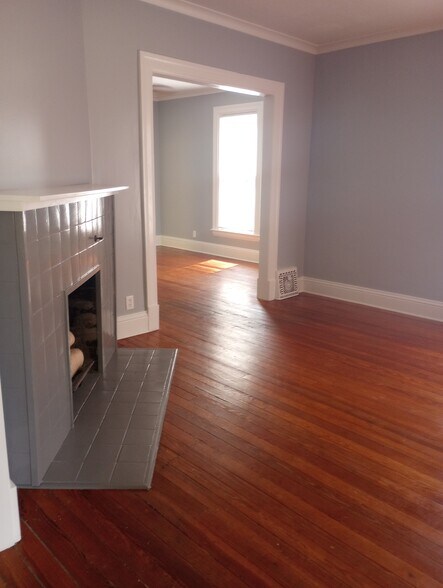 Building Photo - 136 Frelinghuysen Ave