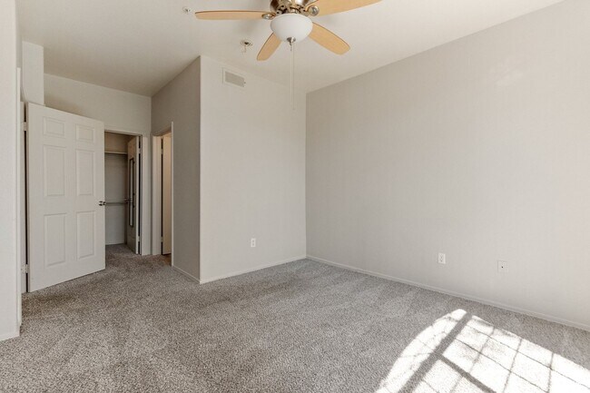 Building Photo - Cozy 3 Bed Littleton Condo