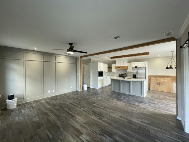 Building Photo - 52 Orange Blossom St