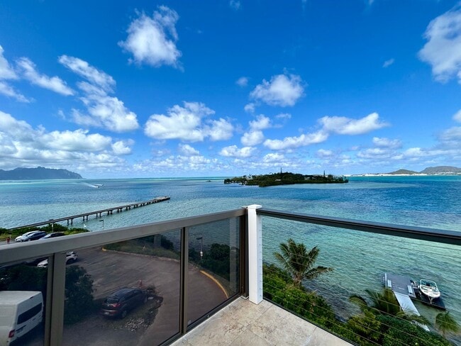 Building Photo - Hawaii living at its best.  Beautiful Kaneohe Bay front.