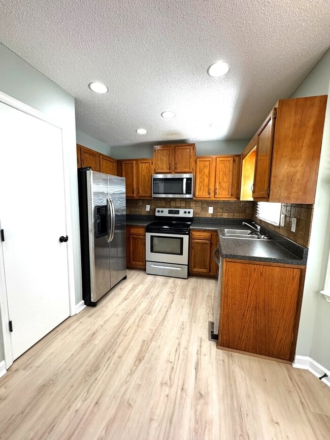 Building Photo - Beautiful Home With Storage Building