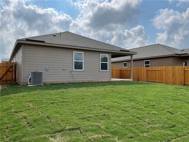 Building Photo - 508 Republic Dr