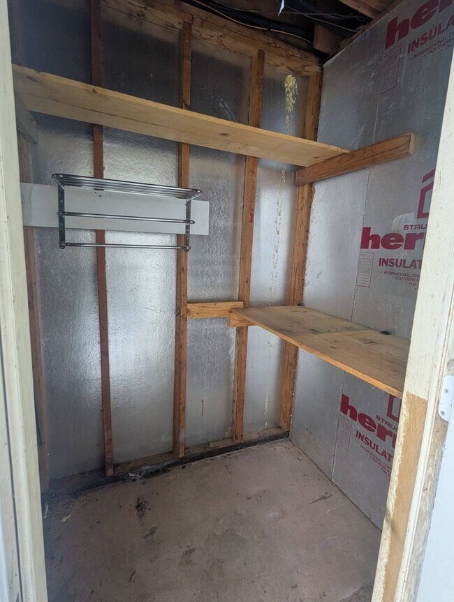 Building Photo - 2BR MORGANDALE CONDO AVAIL. IMMED!!