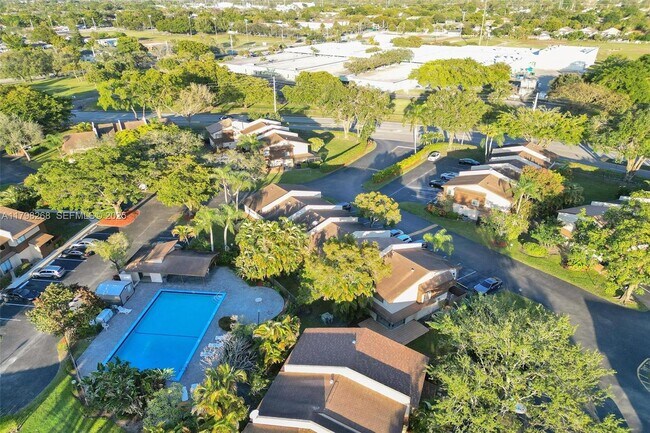 Building Photo - 1233 Hampton Blvd