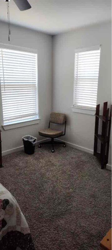 Building Photo - 40126 S Hill Pass