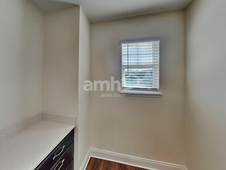 Building Photo - 1079 Summer Stone Lp