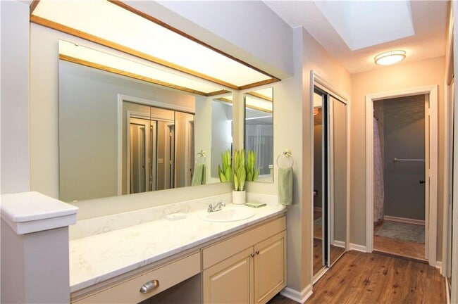 Building Photo - 875 Wimbledon Dr