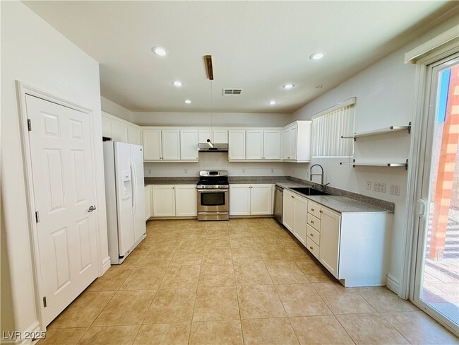 Building Photo - 9725 Kampsville Ave