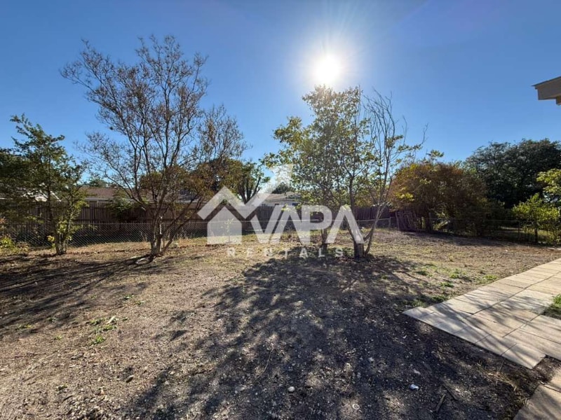 Building Photo - 7462 Meadow Breeze Dr