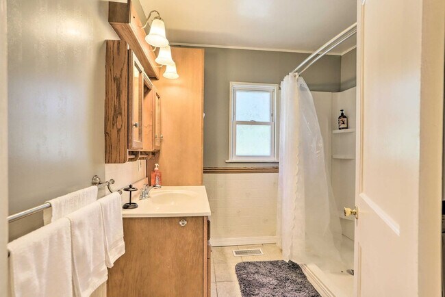 Building Photo - 6851 Nebraska Ave