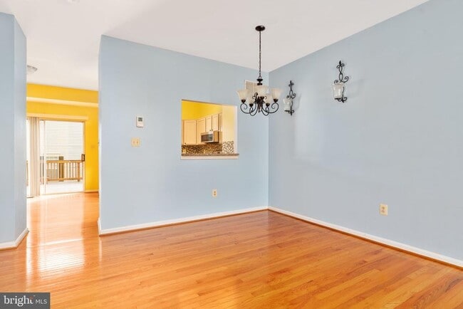 Building Photo - 2471 Clover Field Cir