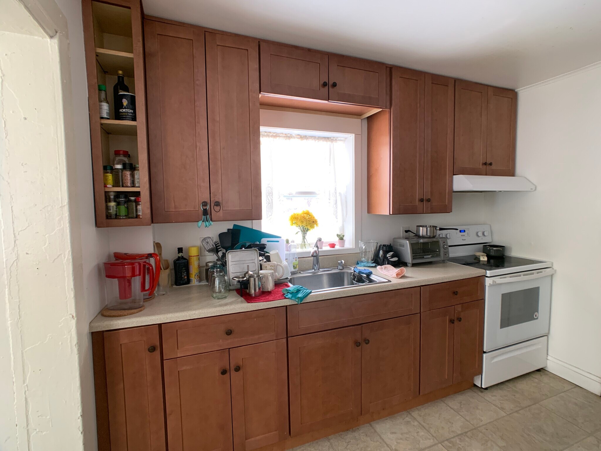 Kitchen-2 - 35 S Chestnut St