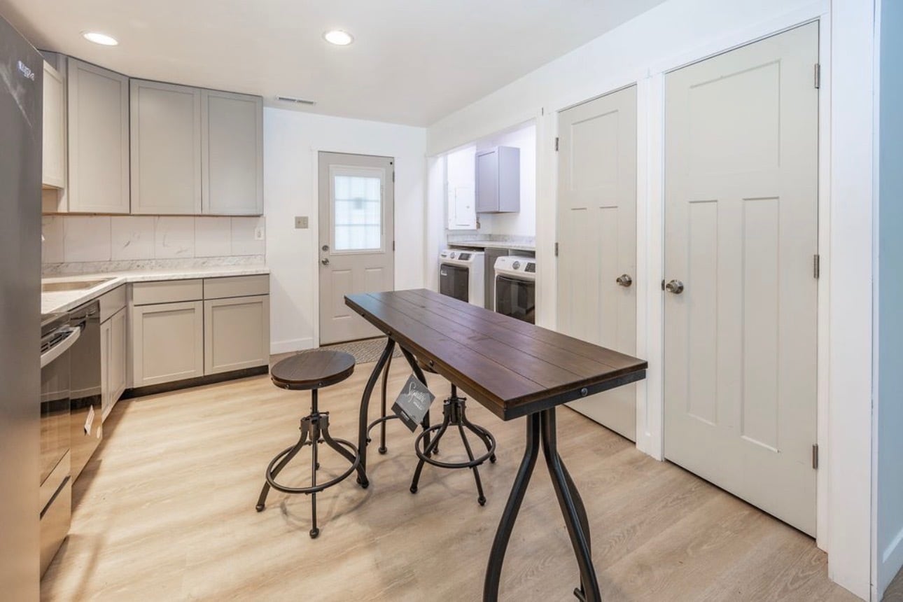 Building Photo - 2006 Randall Rd