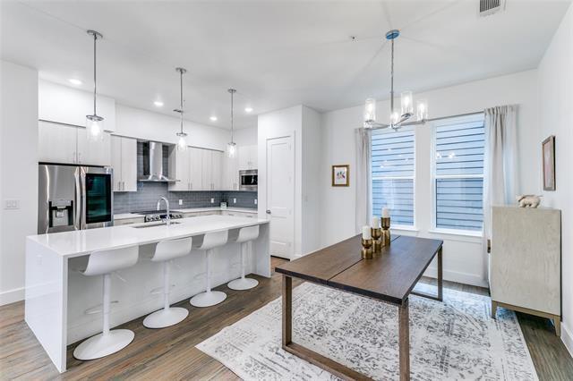 Building Photo - 4205 Roseland Ave