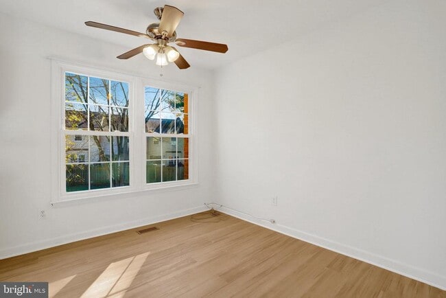 Building Photo - 9911 Whitewater Dr