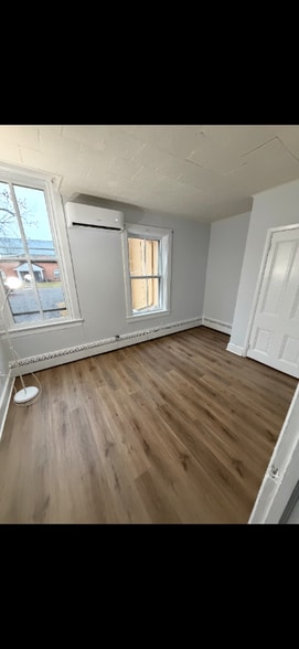 Building Photo - 313 North St