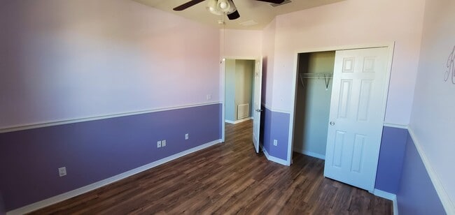 Building Photo - 811 Parker Den Dr