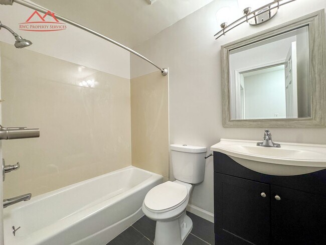 Building Photo - 1578 Albatross Dr