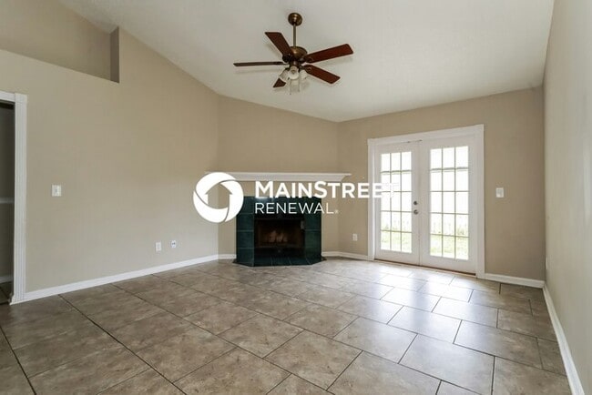 Building Photo - 4 Bedroom Pet-Friendly Home in Middleburg,...