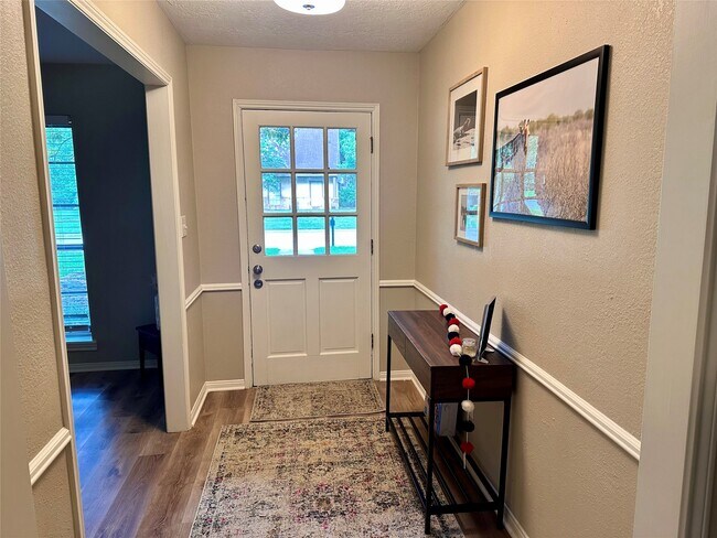 Building Photo - 28903 Twisted Oak Dr