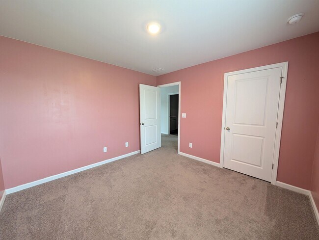 Building Photo - 851 Woodland Farms Cir