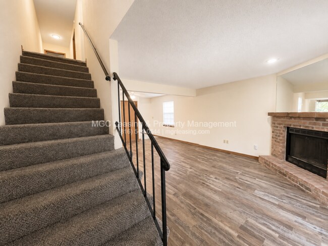 Building Photo - Chapel Oaks Community of Lee's Summit - $500 off September rent with immediate move in!!