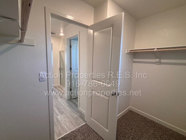 Building Photo - New Home: Amoruso Ranch Roseville:Solar DR Horton 4 Bedroom 2.5 Bath, Open Floor Plan,