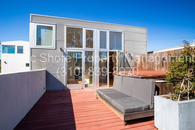 Building Photo - 543 Rose Ave