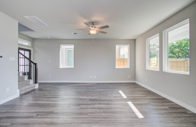 Building Photo - 3112 Valley Peak Dr