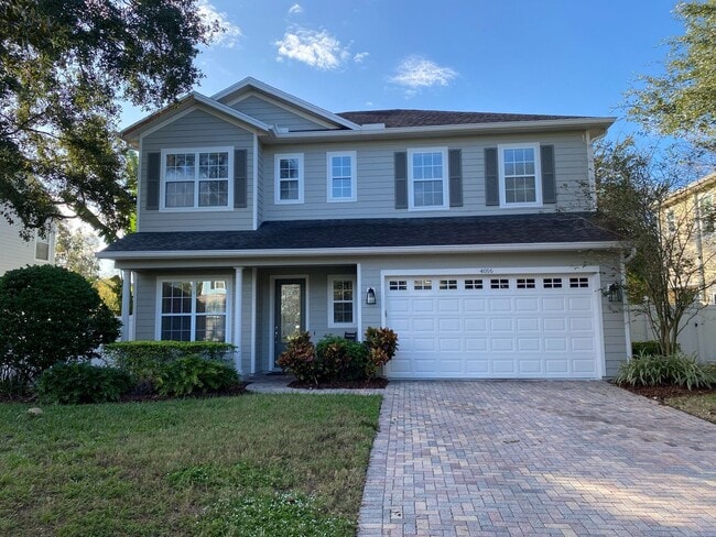 Building Photo - Secluded 4 Bed 3.5 Bath Near MacDill