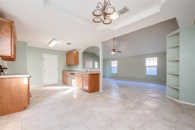 Building Photo - 18735 Reynolds Park Dr