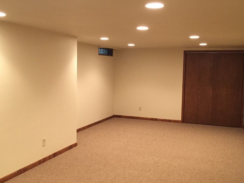 Recreation Room (basement) - 521 6th Avenue Northeast