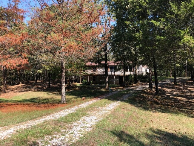 Building Photo - Secluded Country Retreat — Minutes from Se...