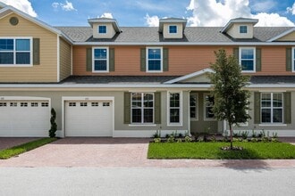Building Photo - MOVE IN SPECIAL-4/2.5 Beautiful Energy Efficient Townhome in St. Cloud