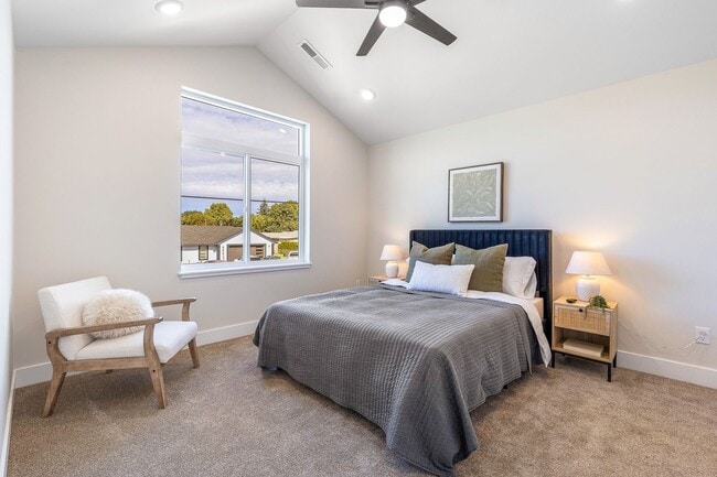 Building Photo - 605 N Rd 34