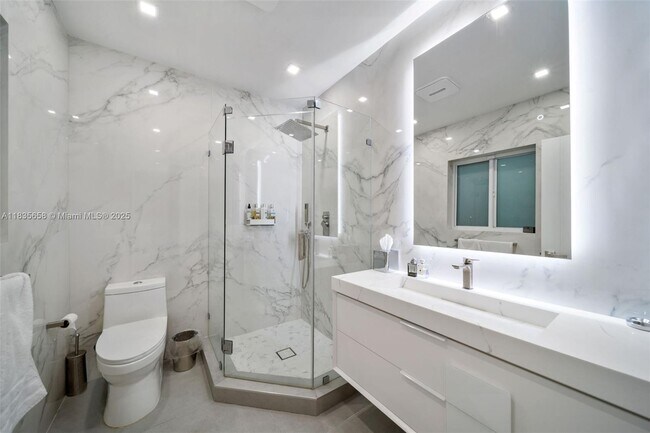 Building Photo - 440 W 62nd St